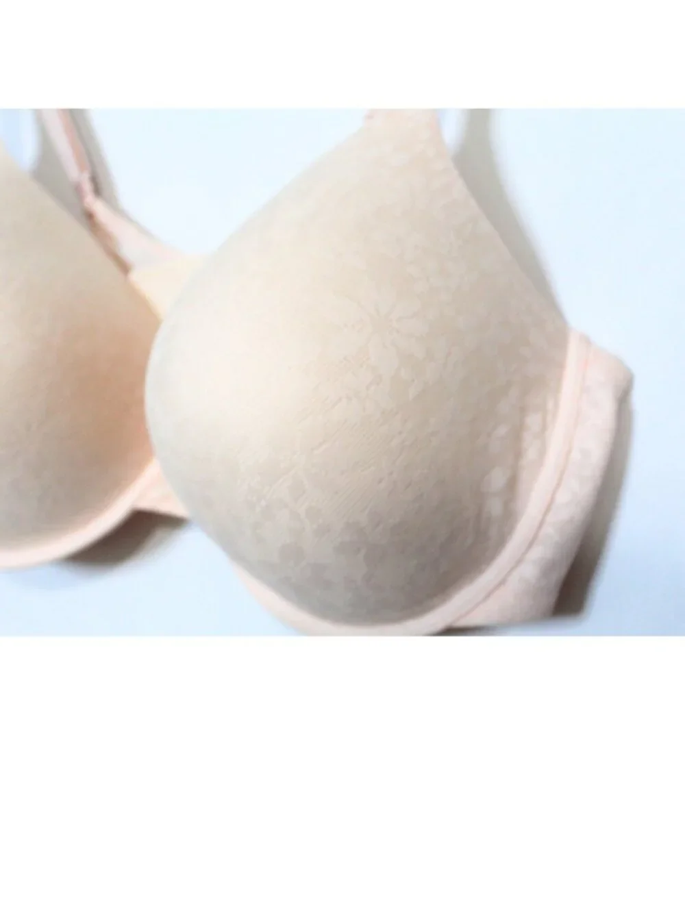 Old Navy women's bra size 46DD pink lace underwire lined three hook band